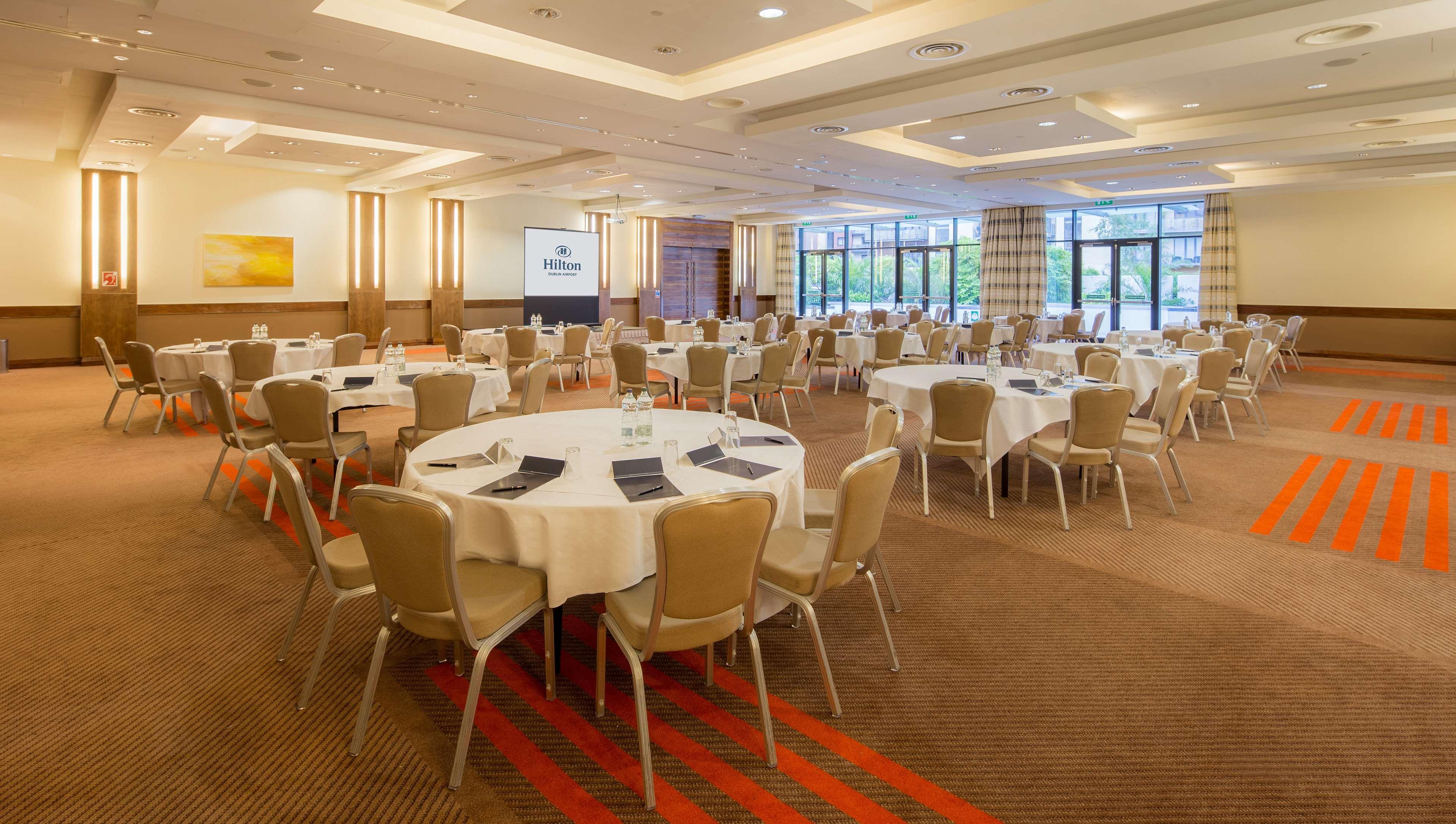 Отель Hilton Dublin Airport Клогран Экстерьер фото