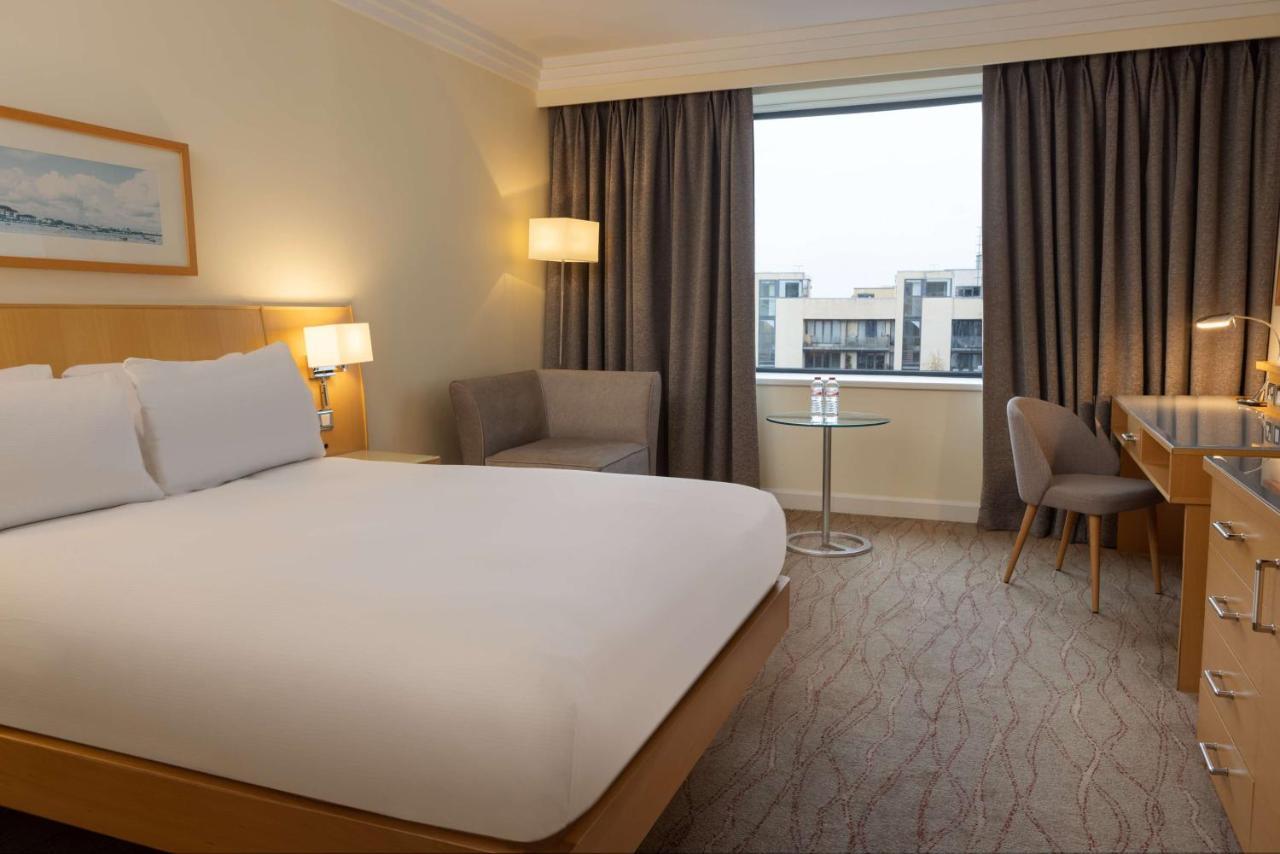 Отель Hilton Dublin Airport Клогран Экстерьер фото