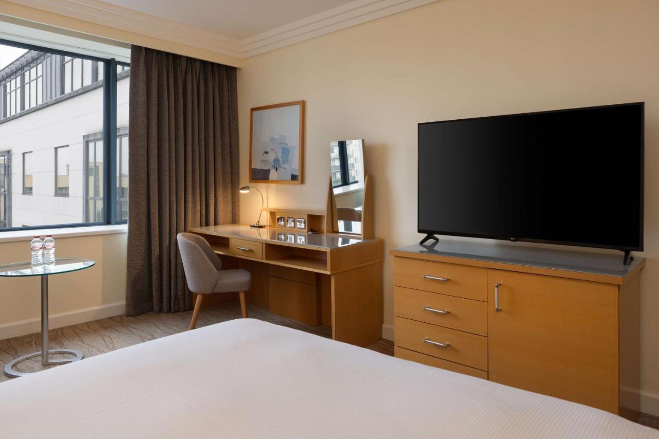 Отель Hilton Dublin Airport Клогран Экстерьер фото