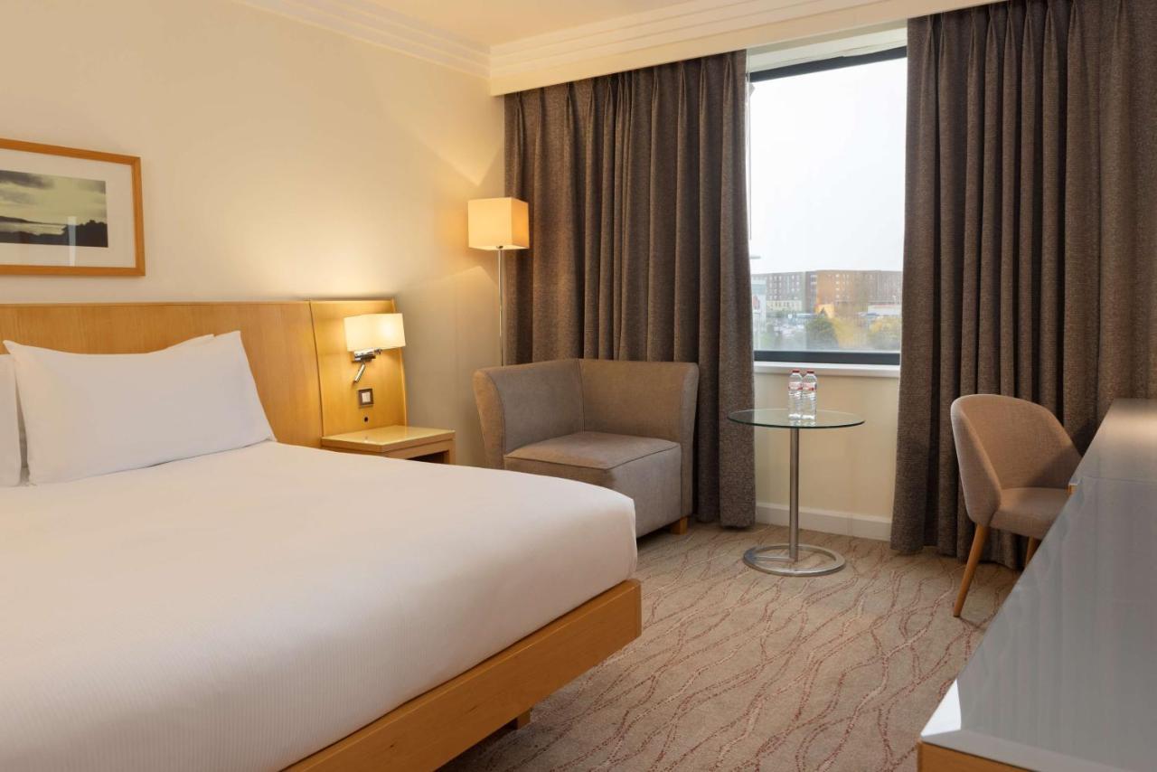 Отель Hilton Dublin Airport Клогран Экстерьер фото