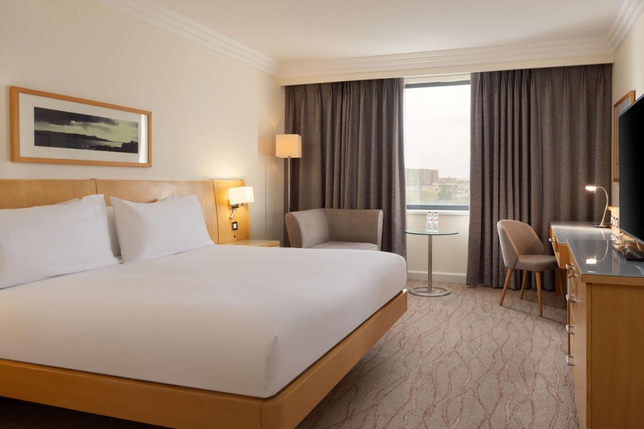 Отель Hilton Dublin Airport Клогран Экстерьер фото