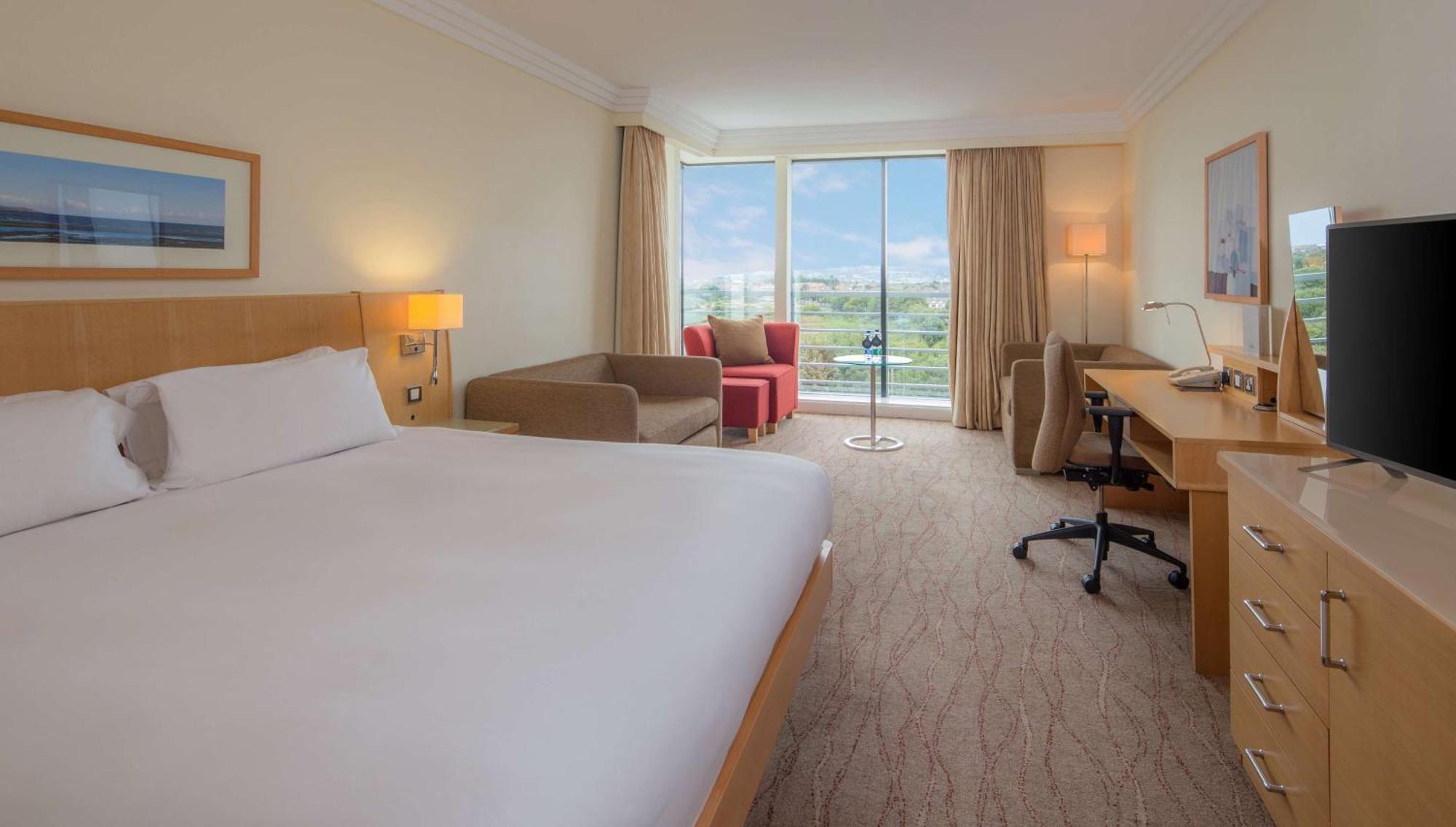 Отель Hilton Dublin Airport Клогран Экстерьер фото