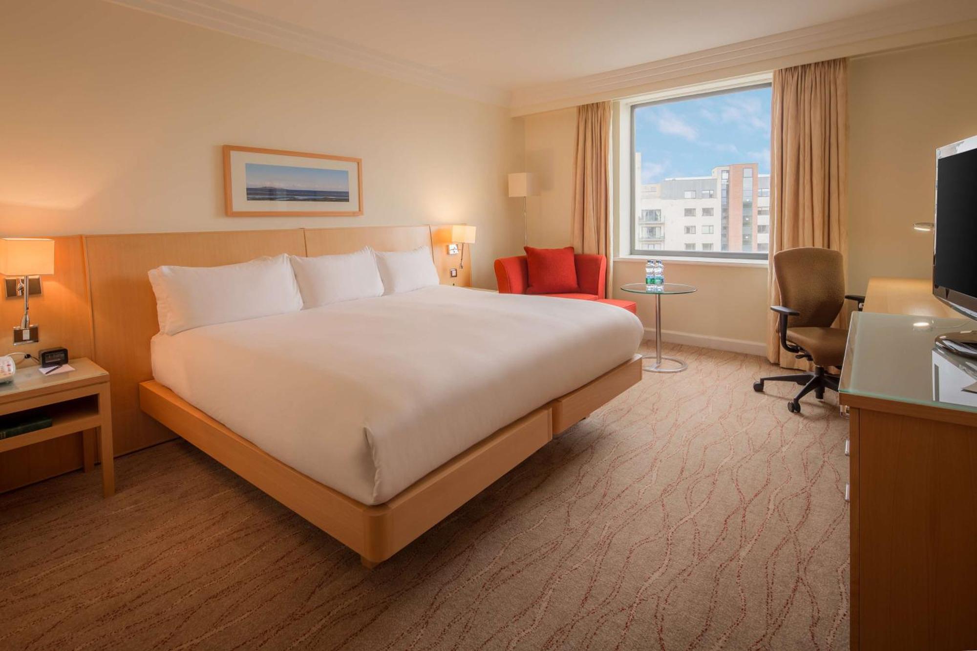 Отель Hilton Dublin Airport Клогран Экстерьер фото