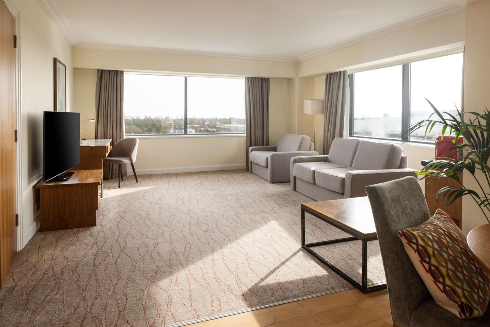 Отель Hilton Dublin Airport Клогран Экстерьер фото